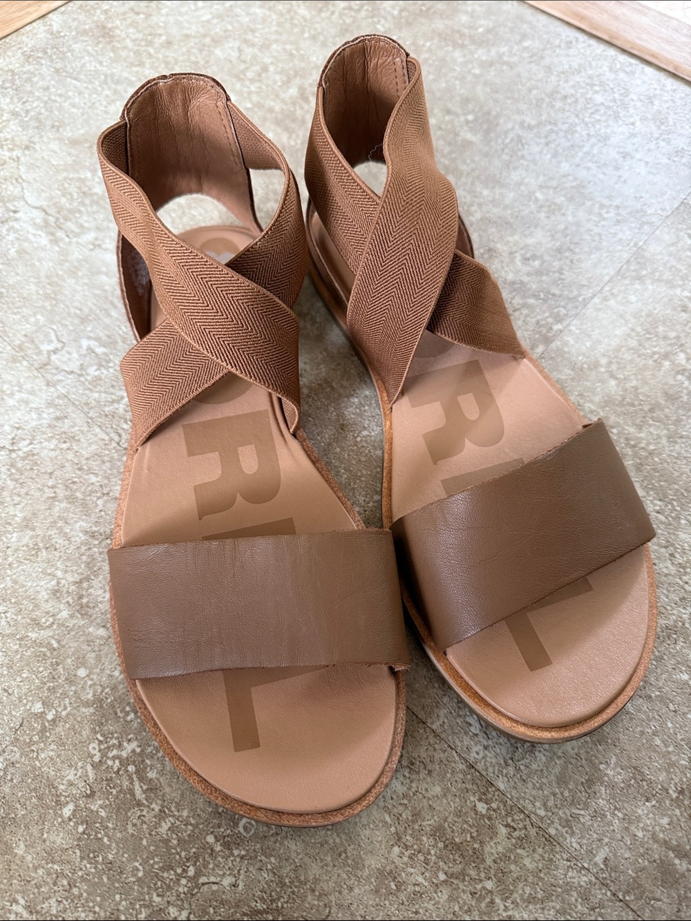 Sorel Tan/Brown Cross-Strap Leather Sandals